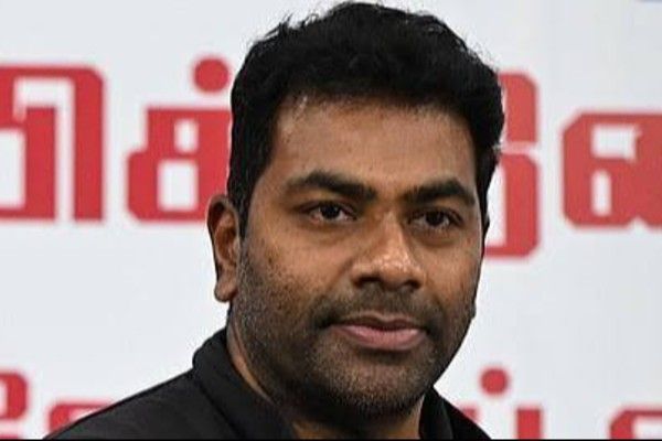 அரசு கட்டிடங்களின் தரத்தை குறிக்க 3 வண்ணங்களில் ஸ்டிக்கர்!