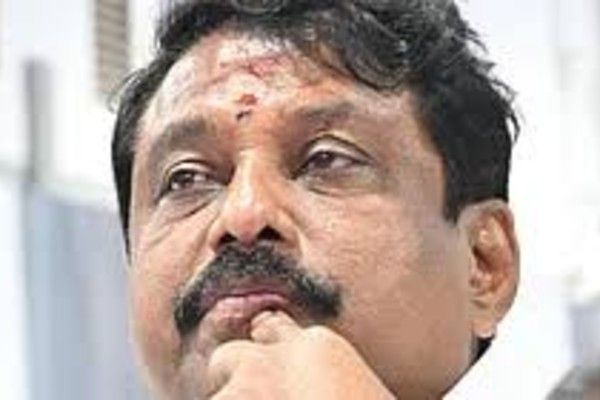 முதல்வர் வெறும் சினிமா வசனங்களை மட்டுமே பேசுகிறார்