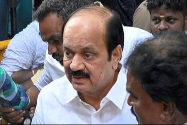 பேரவைத் தலைவர் அதிமுக எம்எல்ஏக்கள் மீதான தகுதி நீக்க நடவடிக்கையை கைவிட்டதற்கு எதிர்ப்பு!