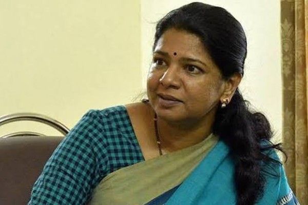 “பெண்களை 50 ஆண்டு பின்னோக்கி இழுத்துச் செல்கிறது தவெக அரசு” 