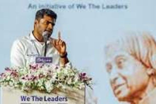 இடைத்தேர்தலில் வாக்குக்கு பணம் அளிக்காமல் வெற்றி பெற்ற தவெக