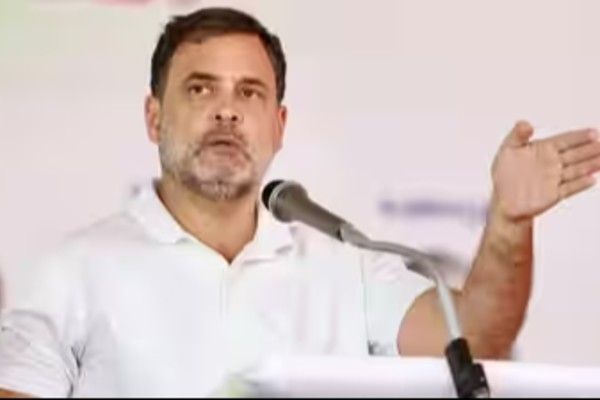 போராட்டங்கள் மூலம் ஆட்சியைப் பிடிக்க ராகுல் காந்தி கனவு