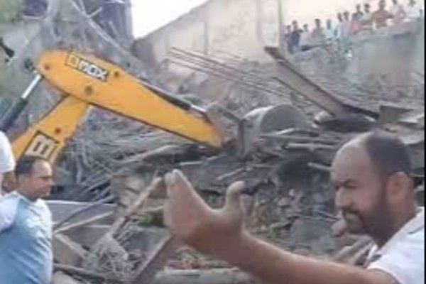 அம்பாலாவில் கட்டிடம் இடிந்து விழுந்ததில் நான்கு பேர் உயிரிழப்பு