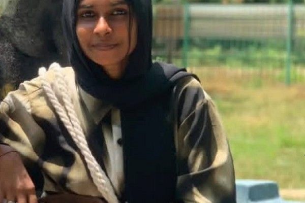 யாழில் 22 நாட்களுக்கு மேலாகக் காணாமல் போன மகள்: தேடி அலையும் தாய்!  