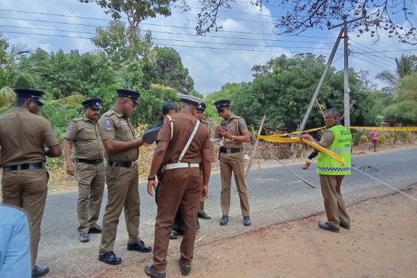 கூரிய ஆயுதத்தால் தாக்கி இளைஞன் கொலை