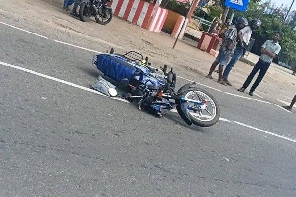 யாழ். வல்லைப் பகுதியில் விபத்து ; பூசகர் பலி