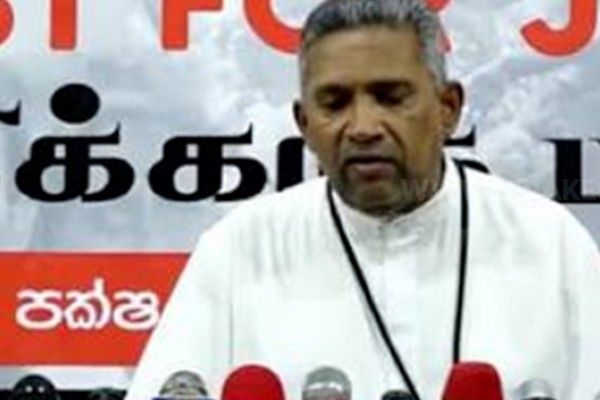 முன்னாள் எம்.பிக்களுக்கு அருட்தந்தை ரொஹான் டி சில்வா கோரிக்கை