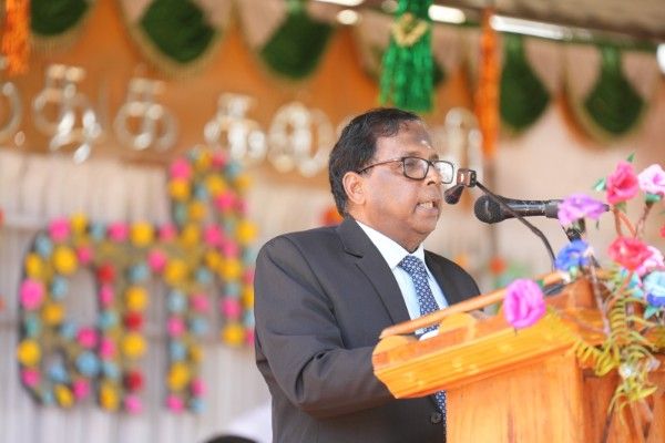 கல்வி கற்று வெளியேறியவர்கள் சமூகத்தில் என்ன செய்கிறார்கள் என்பதிலேயே பாடசாலையின் பெருமை வெளிப்படுகிறது!
