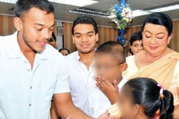 சீனா வழங்கிய சி.ரி. ஸ்கேனரை மகனின் பிறந்தநாளில் வழங்கிய ஷிரந்தி