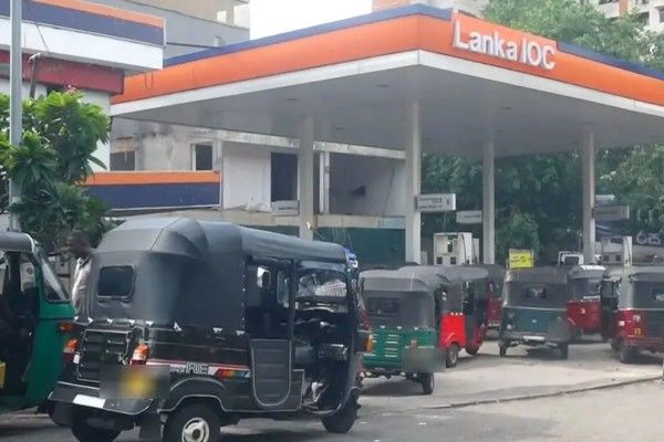 திடீர் மின்வெட்டு காரணமாக எரிபொருள் விநியோகத்தில் தடை!