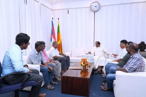 ஆளுநர் வர்த்தக சங்கத்தினருடன் கலந்துரையாடல்!