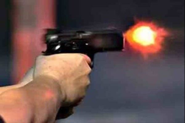 சொய்சாபுர பகுதியில் ஹோட்டல் மீது துப்பாக்கிச் சூடு