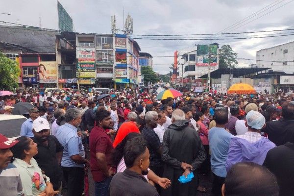 பொதுமக்கள் பங்கேற்பில் பாரிய அமைதிப் பேரணி!