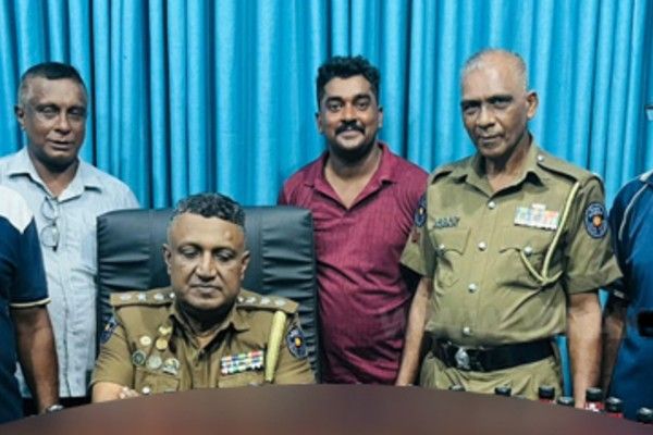 சம்மாந்துறையில் சட்டவிரோத மதுபானங்கள் மீட்பு