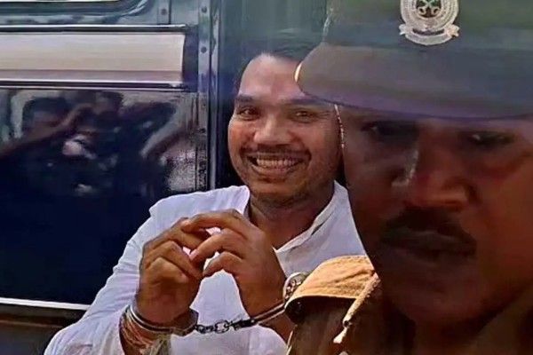 நாமல் ராஜபக்‌ஷவுக்கு மீண்டும் விளக்கமறியல்